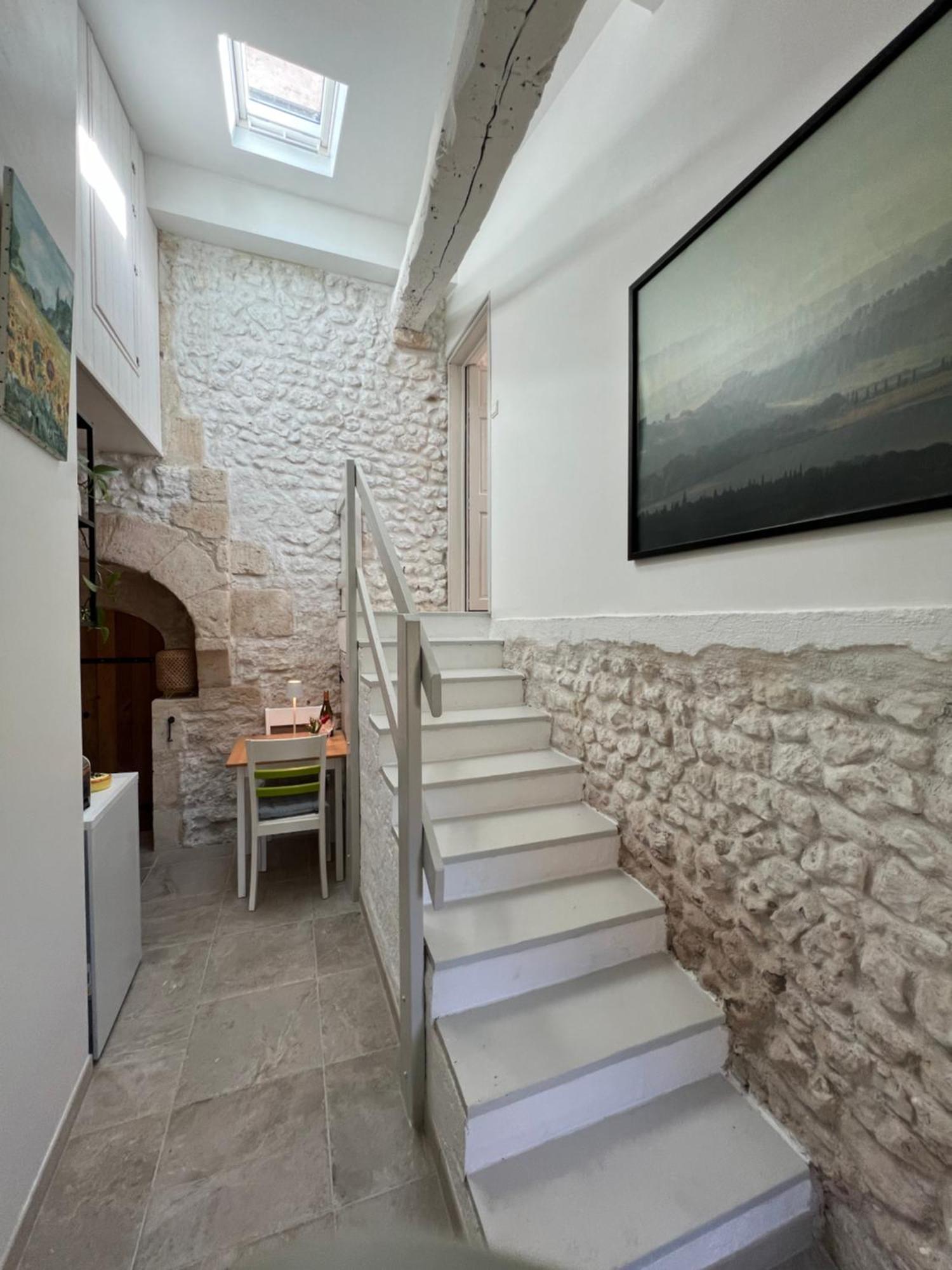 Entire Apartment With Swimming Pool Near Aubeterre Saint-Romain  Exteriér fotografie